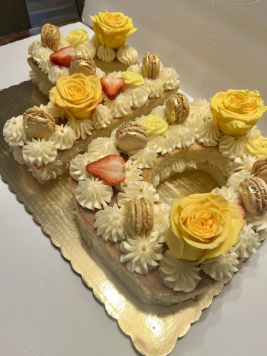 Floral-Cakes-4